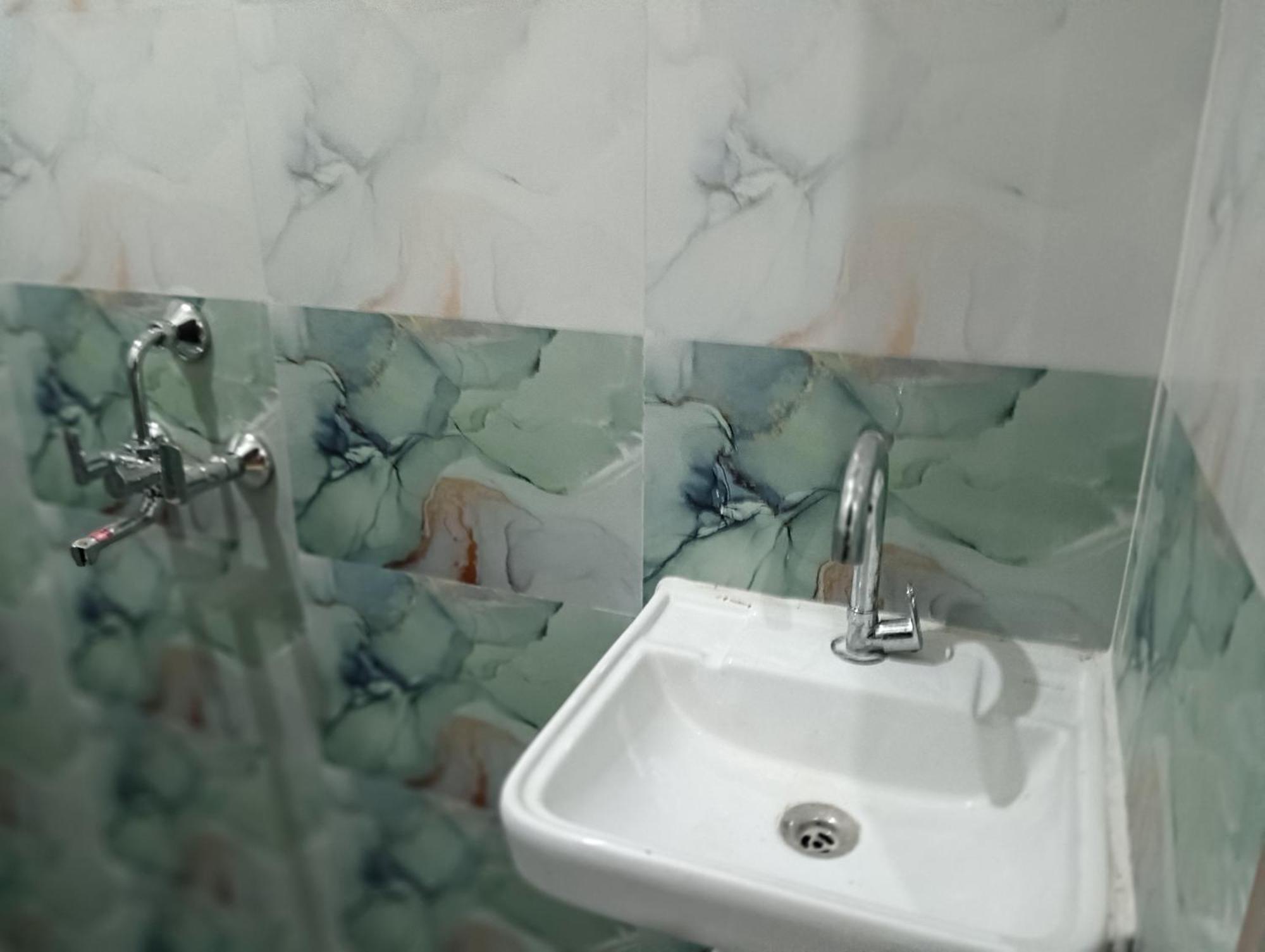Kedar Guest House Ayodhya מראה חיצוני תמונה