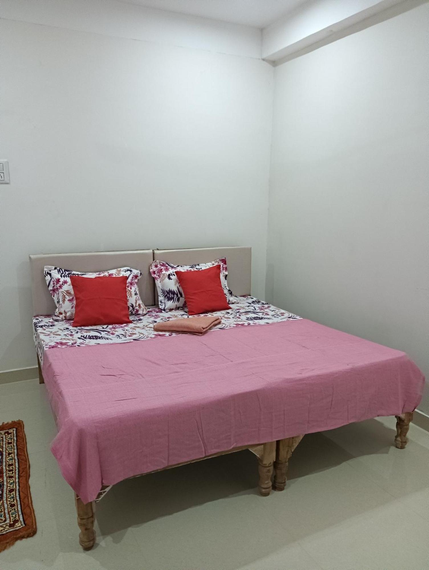 Kedar Guest House Ayodhya מראה חיצוני תמונה